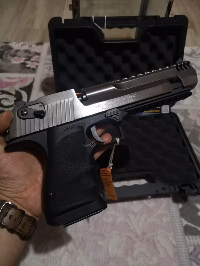 Magnum Recearch Desert Eagle 44 mag.