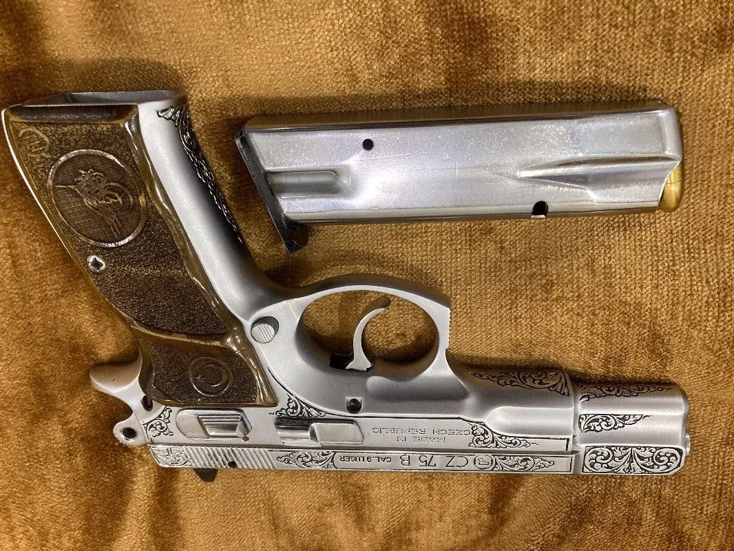 Emekli polisten Düzce Karslıoğlunda özel yapım cz 75 b