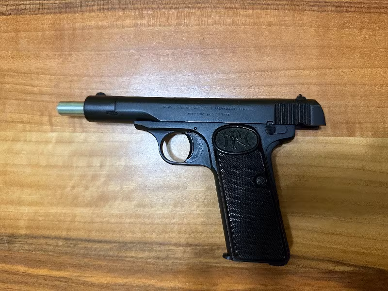 25 senedir bende 2. Elden temiz browning 7.65