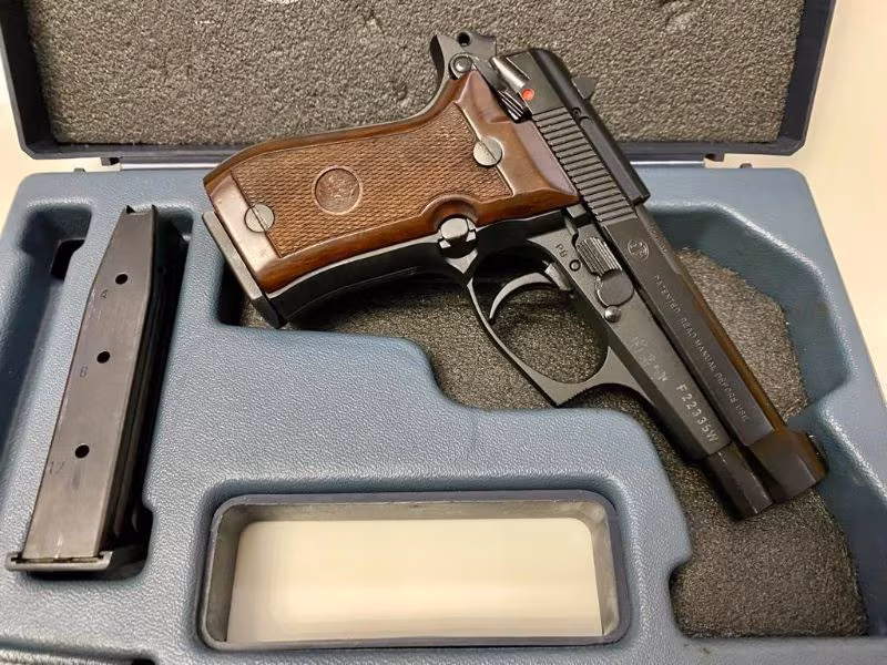 Baretta F81.. Sıfır ayarında orjinal arayana...