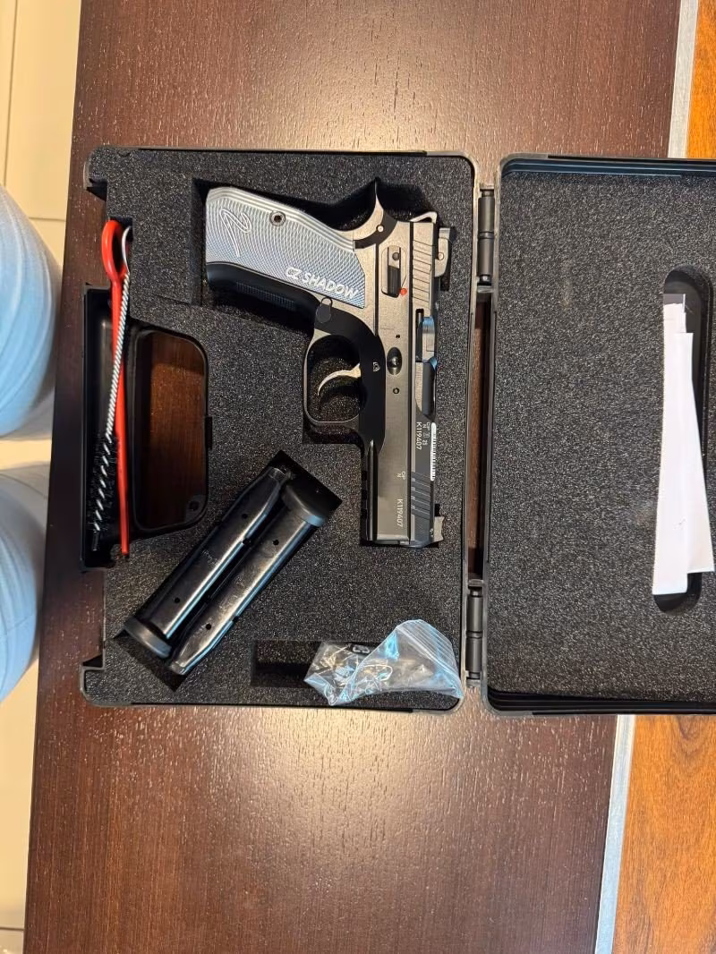 Cz shadow compact 2