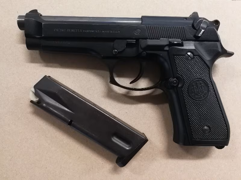 İŞTE SİLAH BUDUR DEDİRTEN BERETTA 92 FS