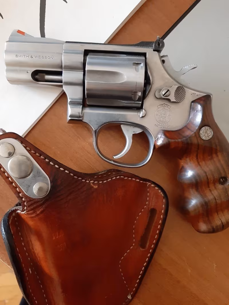 Devlet memurundan temiz az kullanılmış 357 Magnum