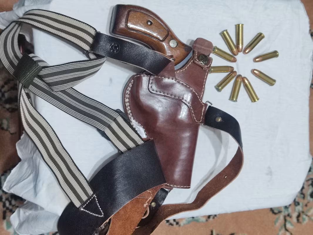 Emekli Memurdan Satılık Smith Wesson