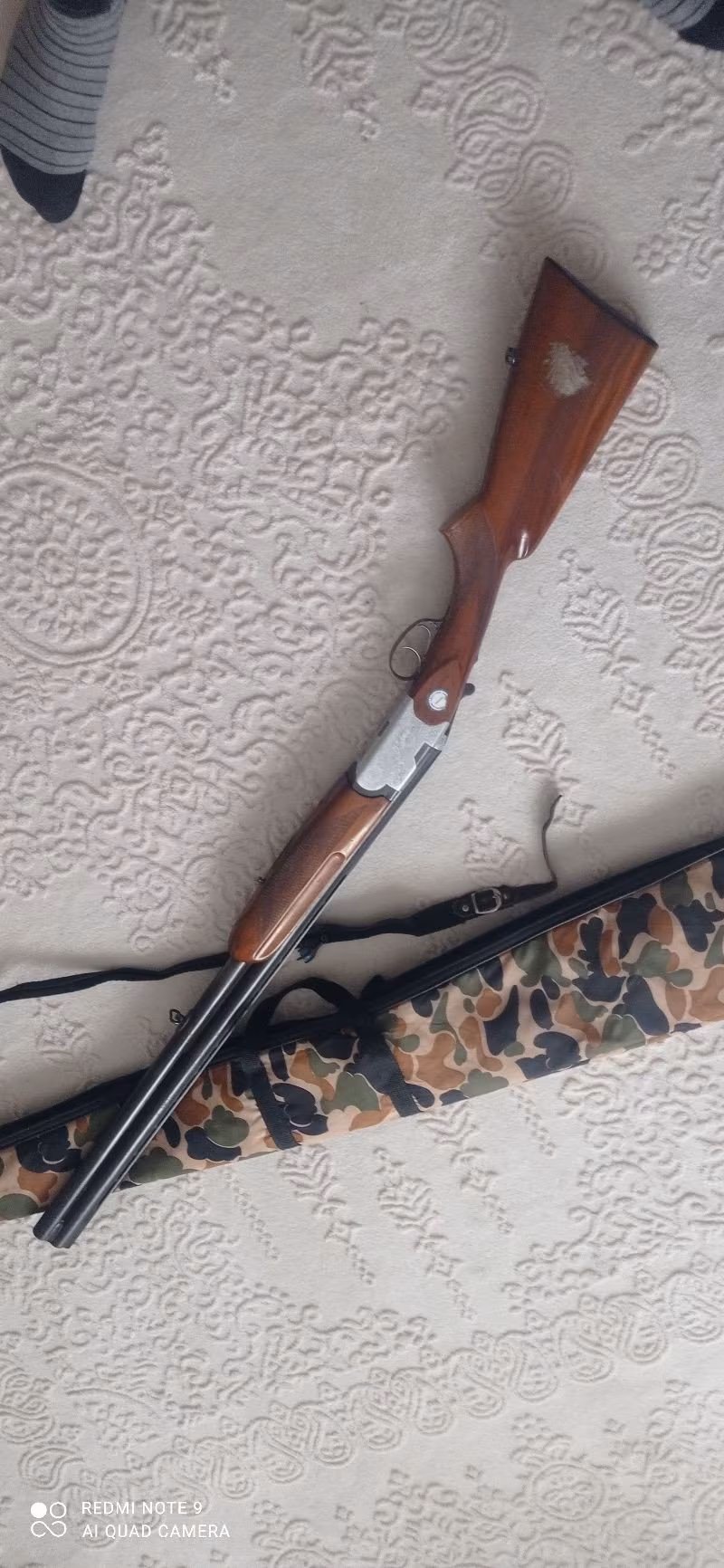 Üzümlü marka yivsiz av tüfeği çifte