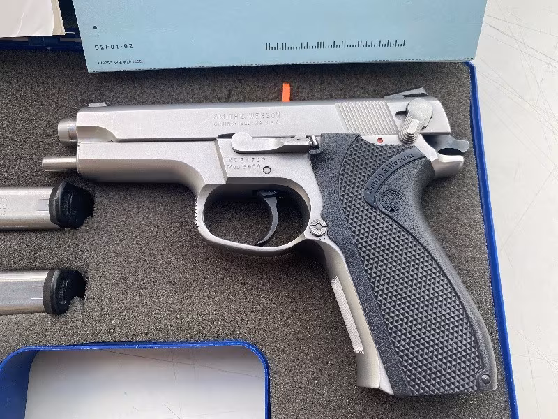 SMİTH WESSON 5906