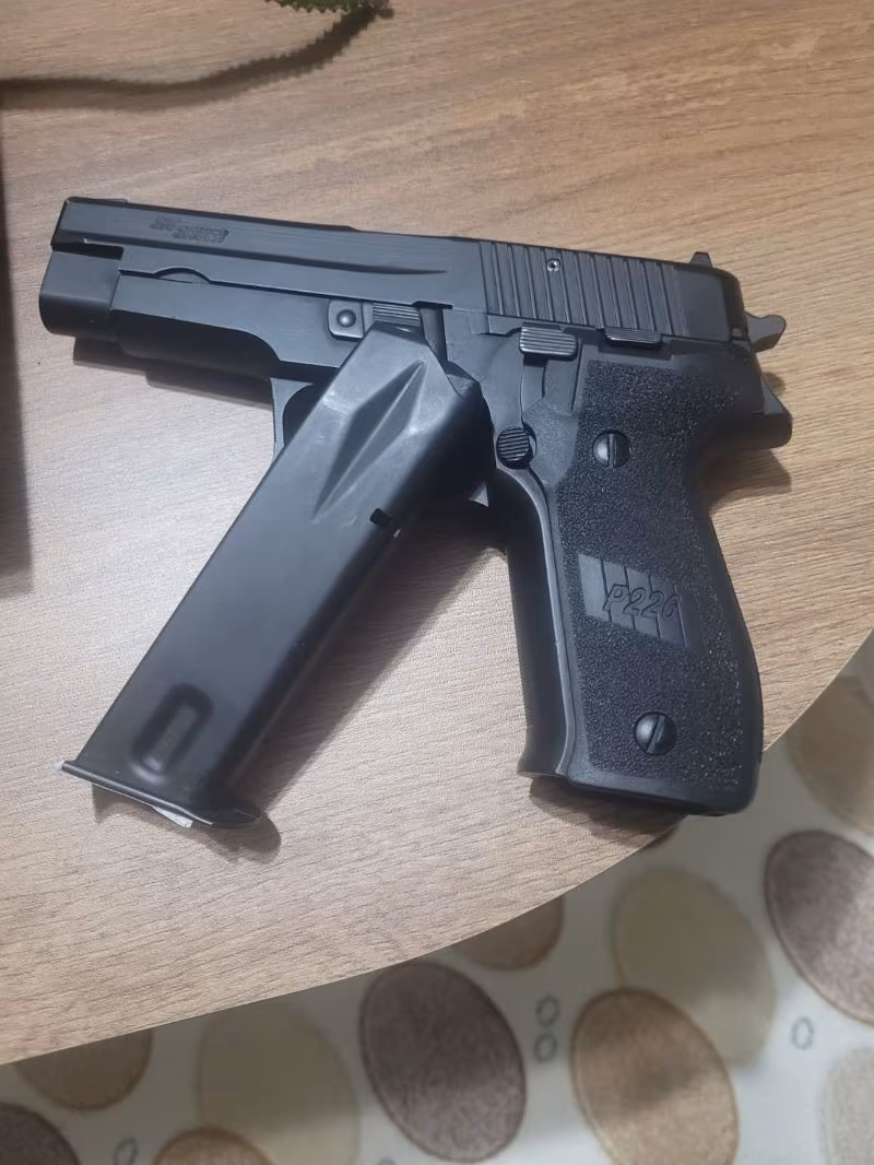 Kamu görevlisinden satılık sig sauer p226