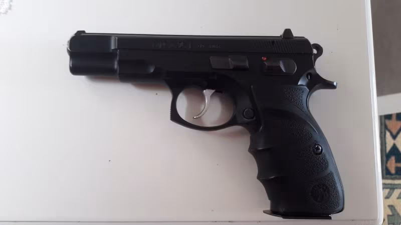 Sıfır ayarında ORİJİNAL CZ 75 B 15+1 9mm 96 model RUHSATLI SİLAH