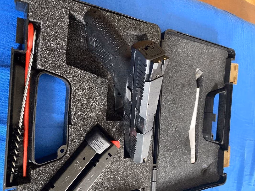 CZ P10C sahibinden çok temiz