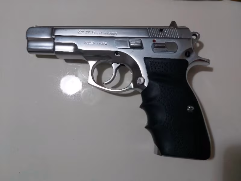 EMEKLİ POLİSTEN CZ 75B