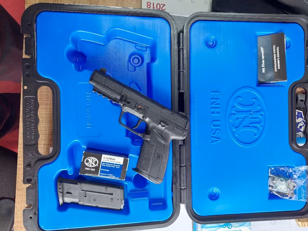 0 silah Fn Five Seven 5.7 x28 mm