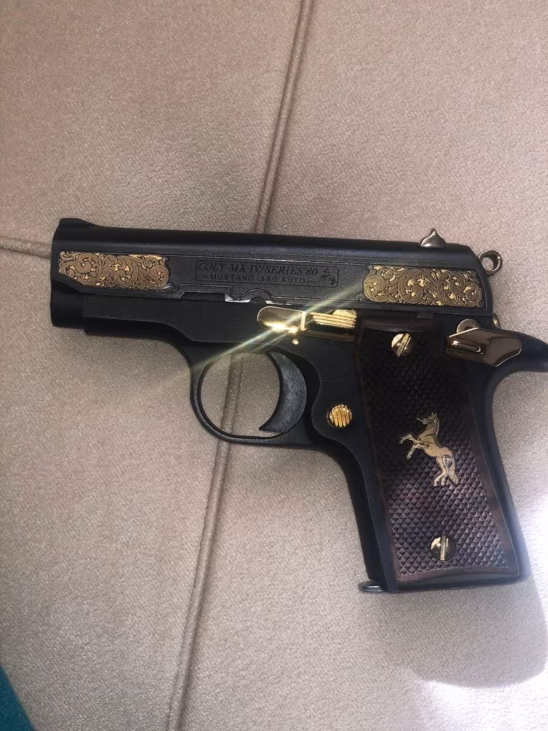 Colt mustang 380