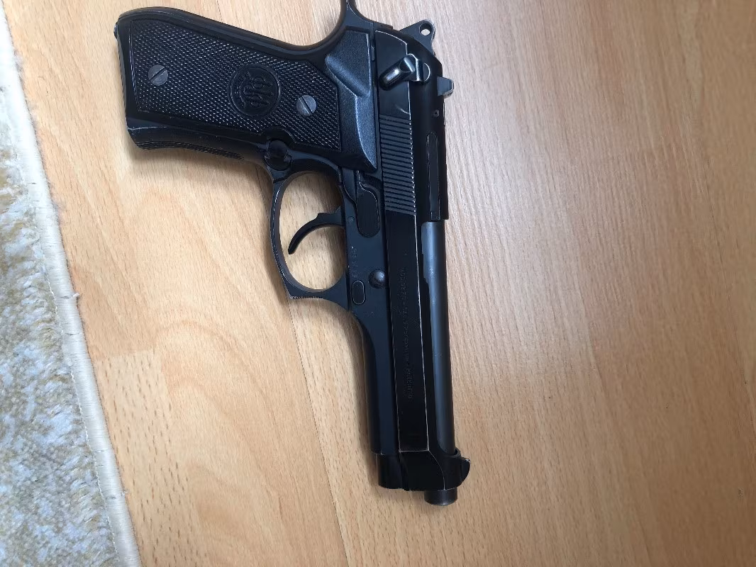 Beretta 15+1