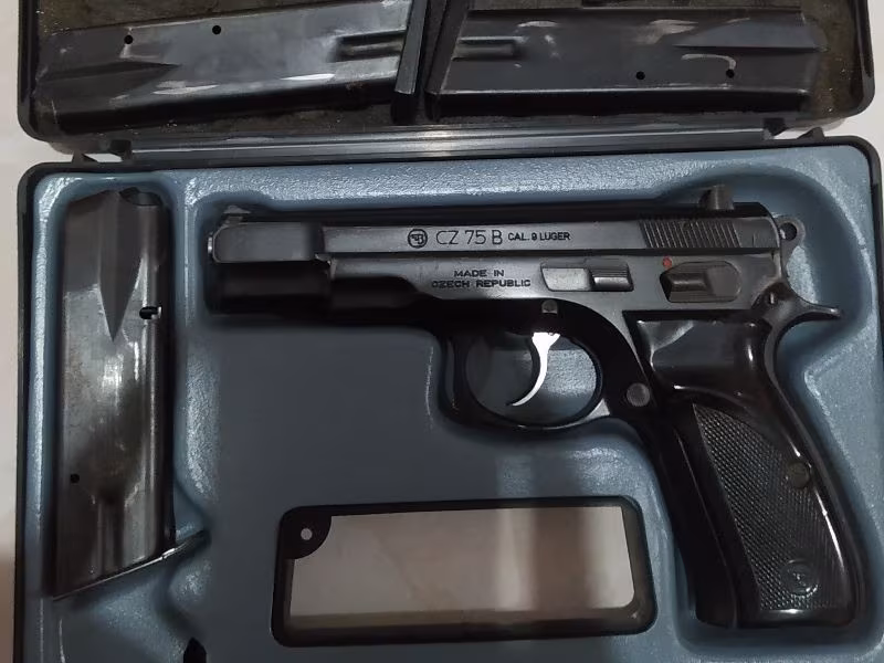 Emekli Polisten Cz 75 b Cal 9 luger.