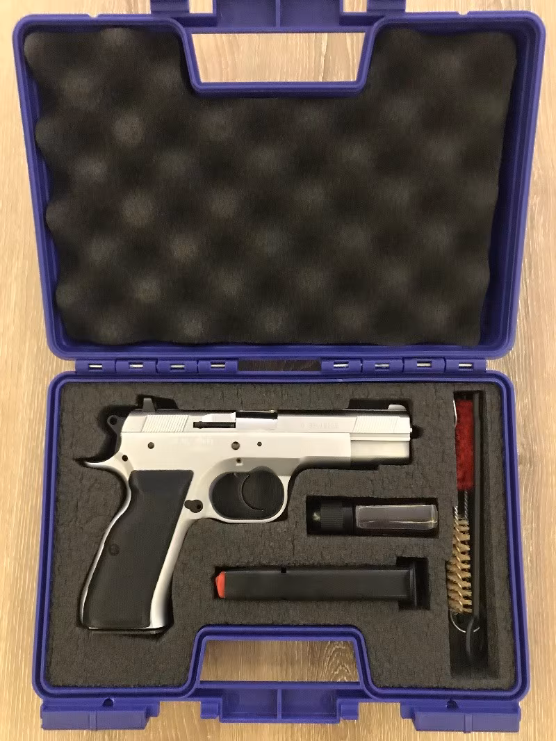 EMNİYET MENSUBUNDAN  SARSILMAZ KILINÇ 2000