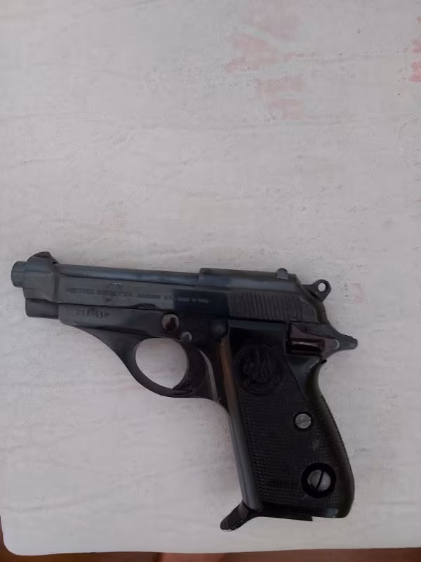Düğmeli beretta