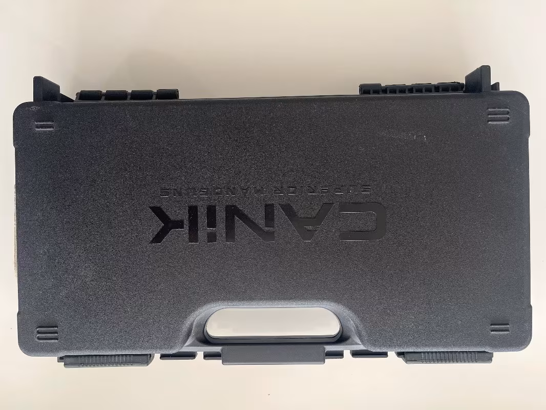 Çantasında yeni gibi