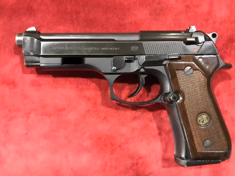 ORJİNAL BERETTA FS92 BOYASIZ İŞLEM GÖRMEMİŞ SIFIR AYARINDA