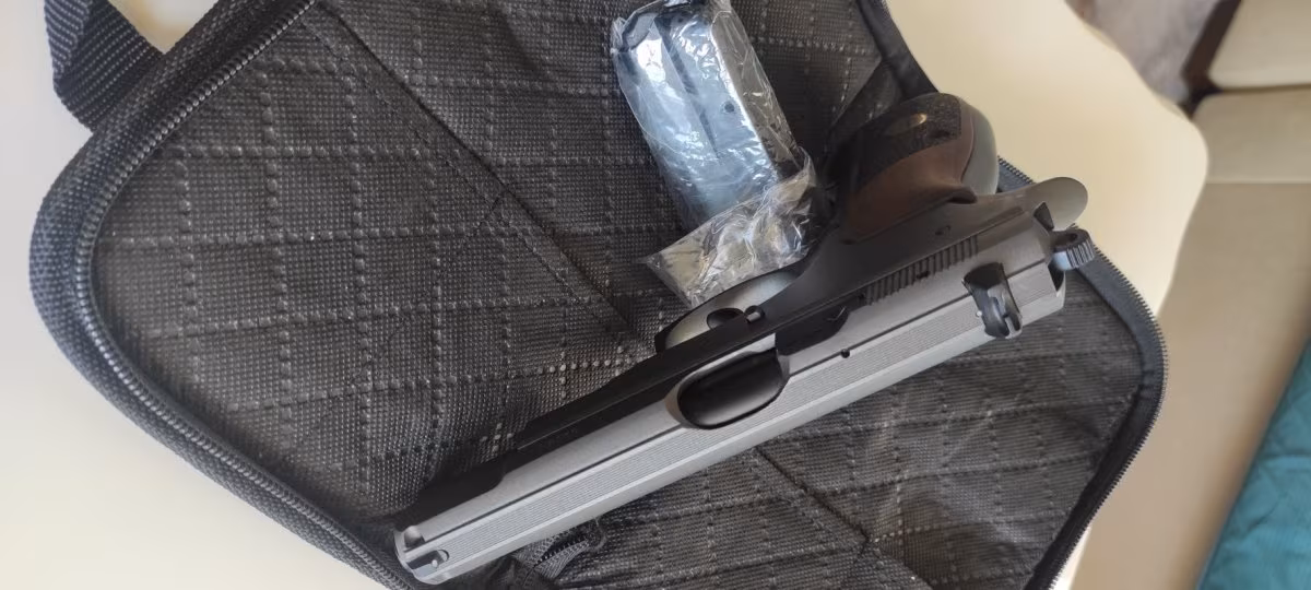 ✓CZ 75 B