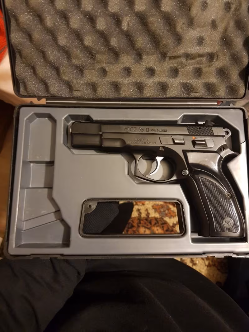 Emekli polis memurundan temiz Cz 75 B