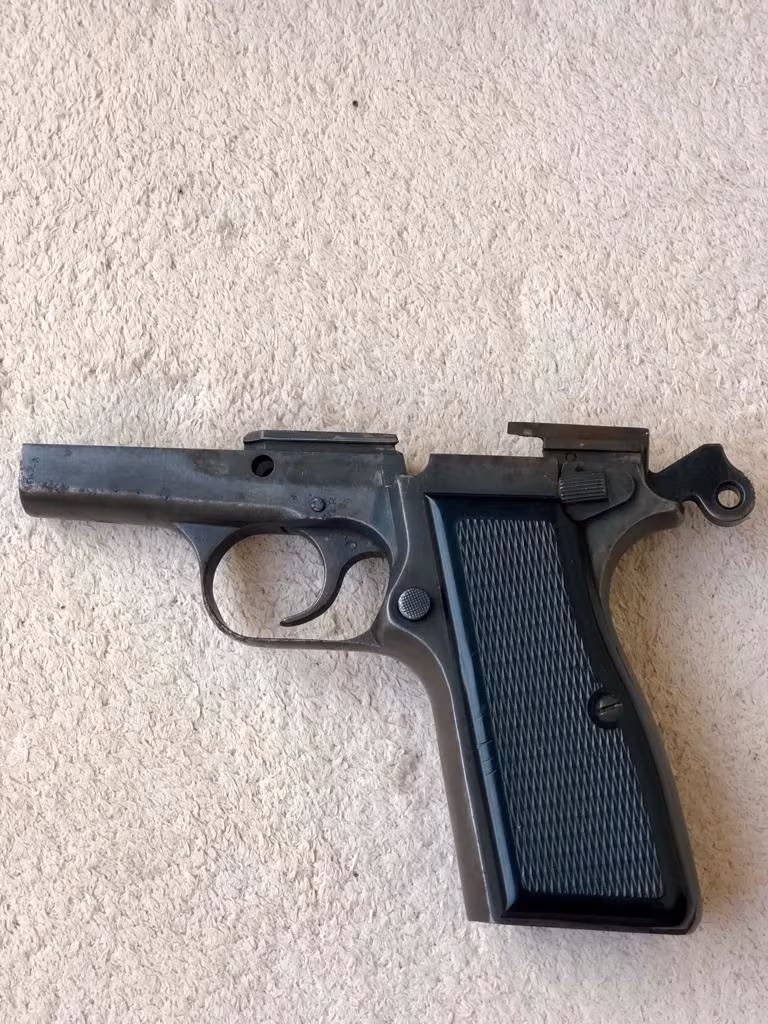 Emekli Polis Memuru ndan Balıklı Browning