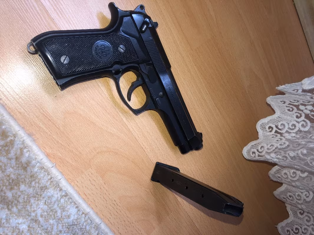 Beretta 15+1