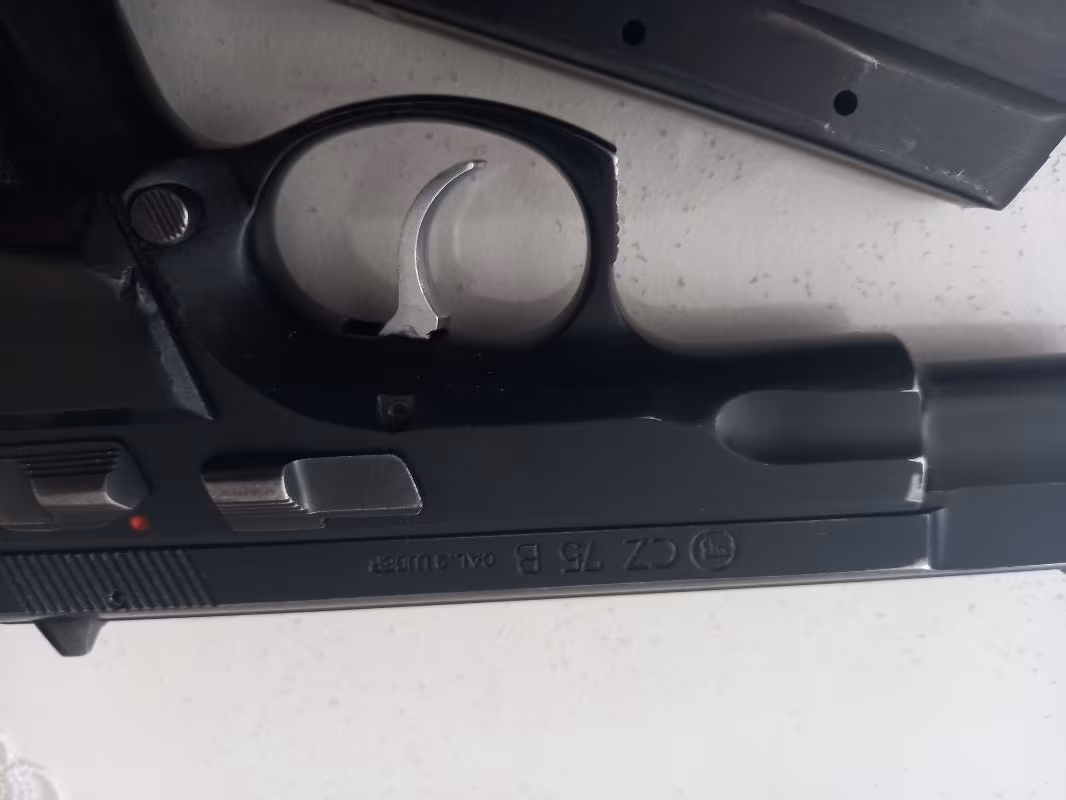 99 model CZ 75 B + 5 kutu mermi+2 şarjör