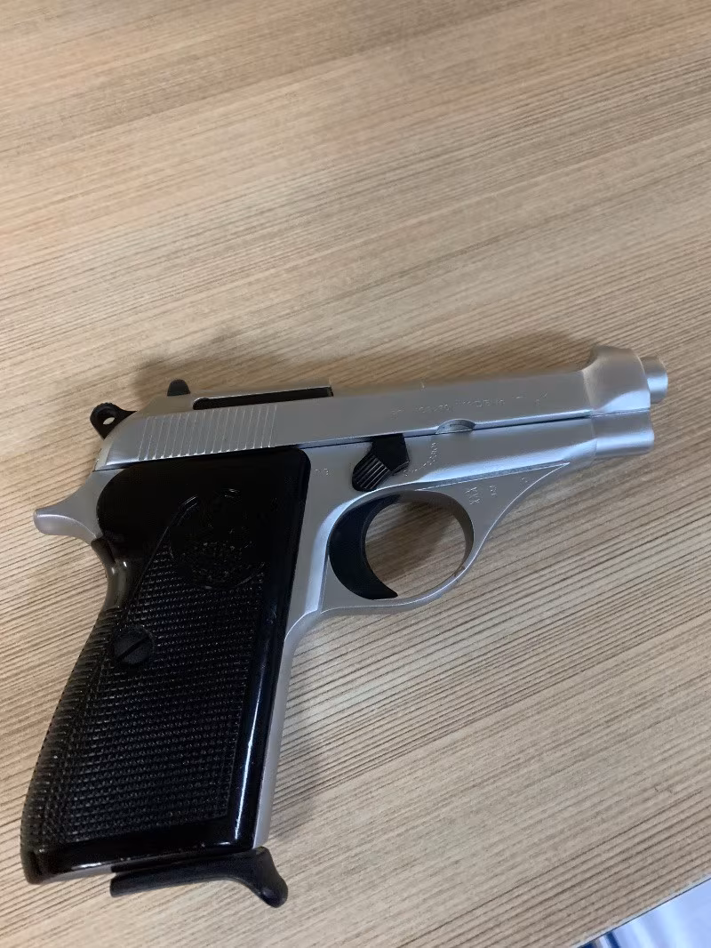 Polis memurundanDüğmeli beretta 7,65