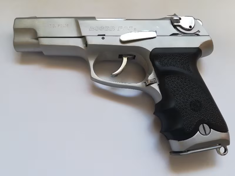 Ruger marka P85 model çok temiz silah
