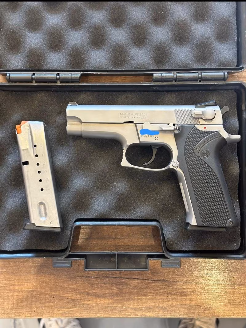 SMİTH WESSON 5906  2 ŞARJÖR HATASIZ SIFIR GİBI