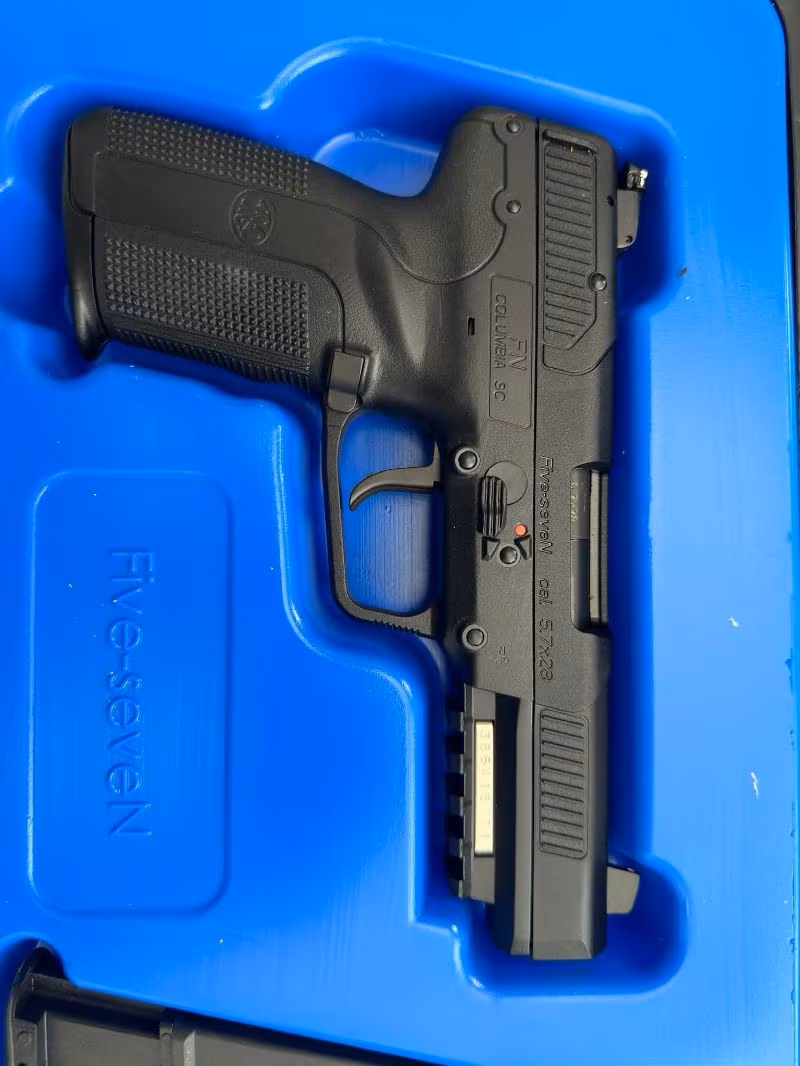 FN Five Seven Sıfır ve yanında 150 adet mermisi ile beraber verilecektir