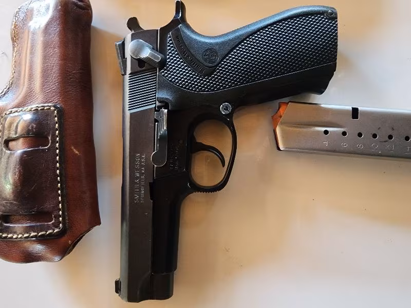 Acil satılık Smith wesson 15+1