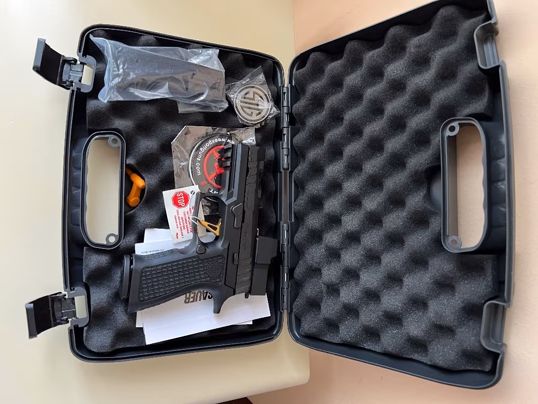 SIG SAUER P320 Romeo 1 Pro nişangahlı