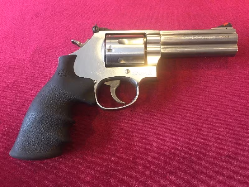 Sahibinden Temiz Smith&Wesson 686-6 4" İnç Anahtarlı model