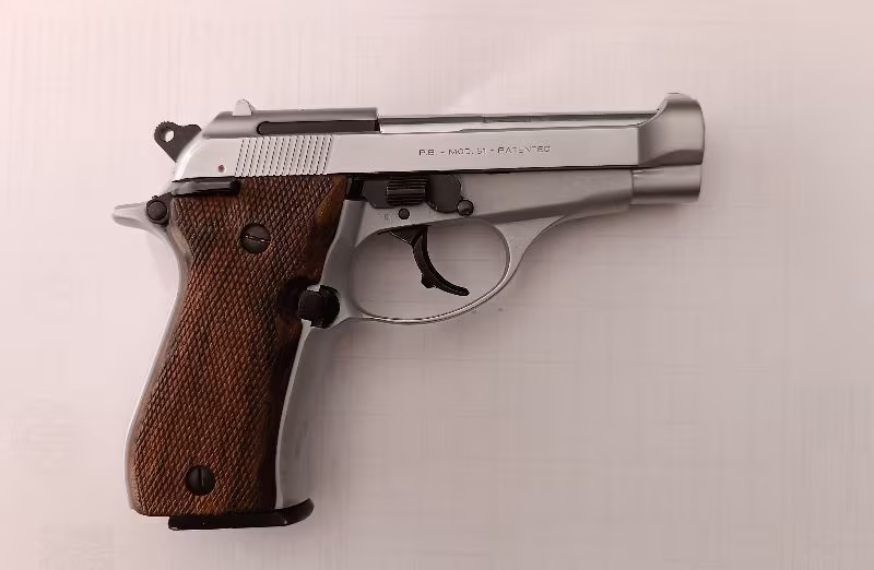 RUHSATLI SIFIR AYARINDA KUSURSUZ HATASIZ TEMİZ ORJİNAL 7.65 mm. PİETRO BERETTA MOD 81 - 16.000 TL.