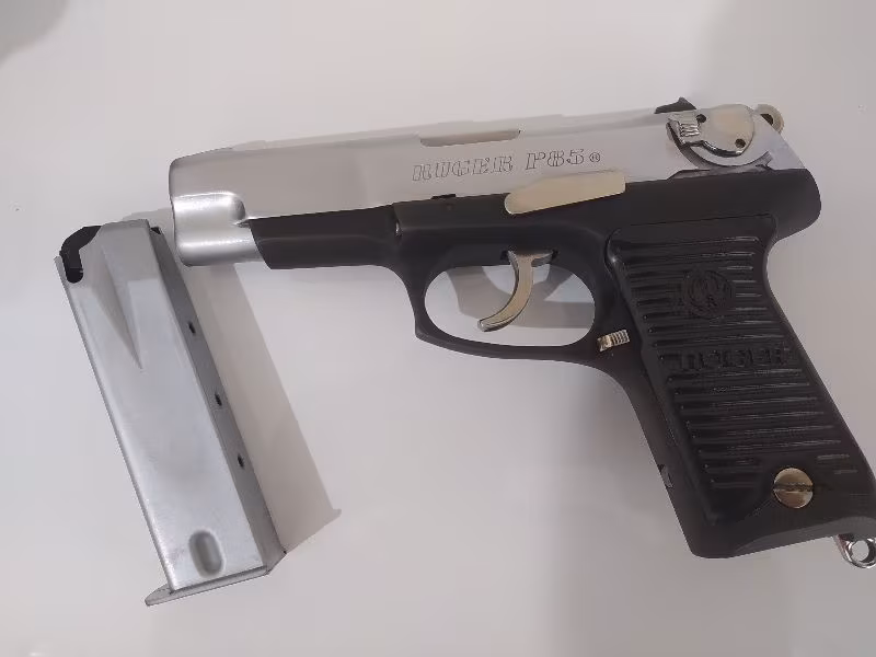Polisten Temiz Ruger P85