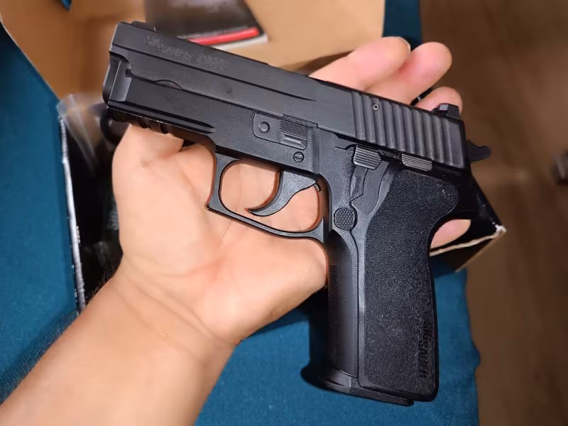 SIFIR SİGSUAR P229 AMERİKAN NİTRON SÜRGÜ ÇEKİLMEMİŞ ORİJİNAL KUTUSUNDA TÜM APARATLARI MEVCUT