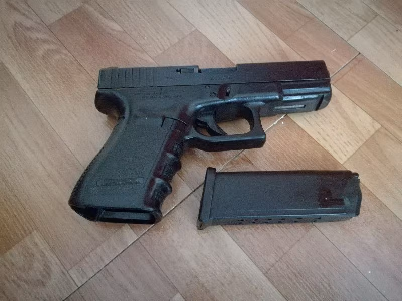 Askeri personelden satılık 2nci el temiz Glock 19 16 lı