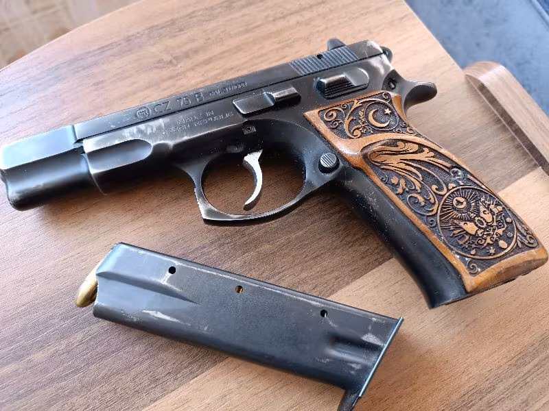 KAMU PERSONELİNDEN CZ75-B