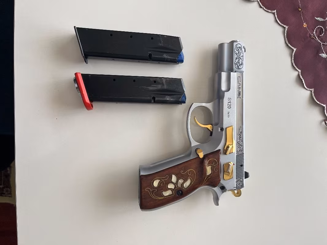 Beyaz Desenli Altın işlemeli S120