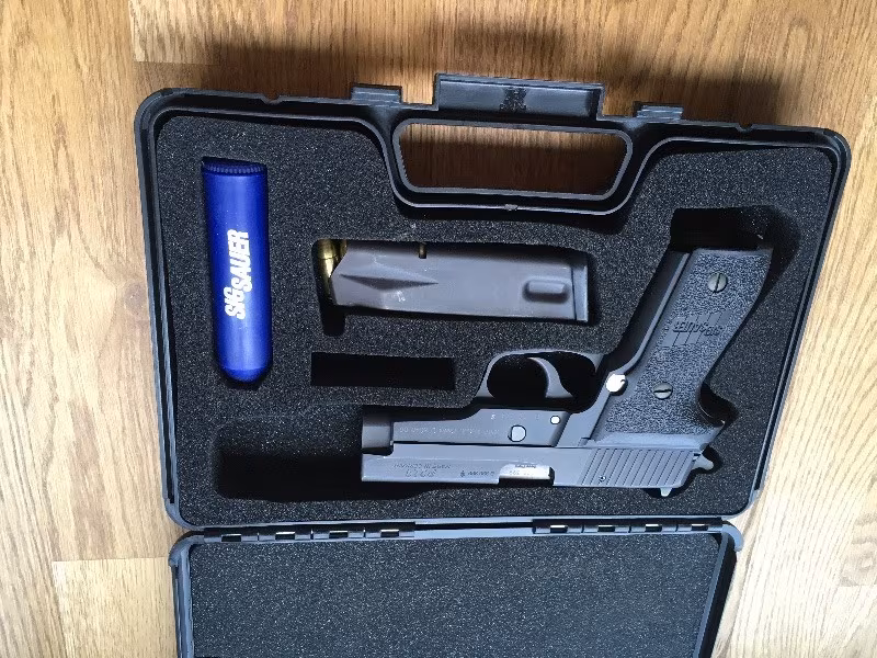 SİG SAUER P228- Orijinal kutusuyla çok temiz