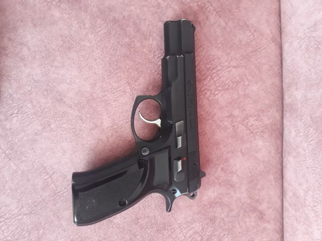 Emekli kamu görevlisinden CZ 75B satılık silah