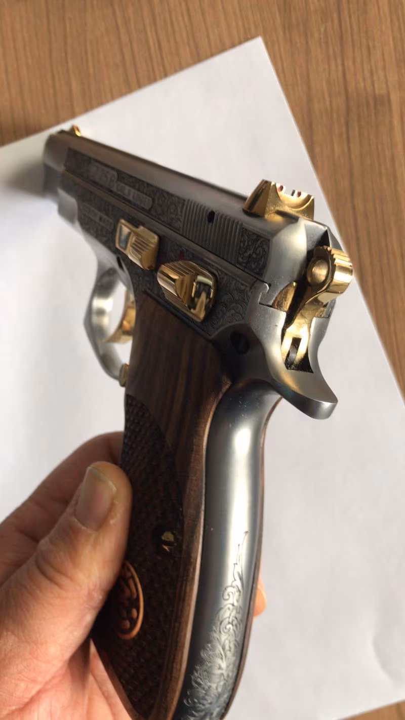 Gold işlemeli CZ 75 B