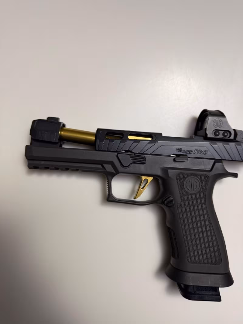 ÇOK ÖZEL BİR TABANCADİR Sıgsauer P320 CUSTOMWORKS