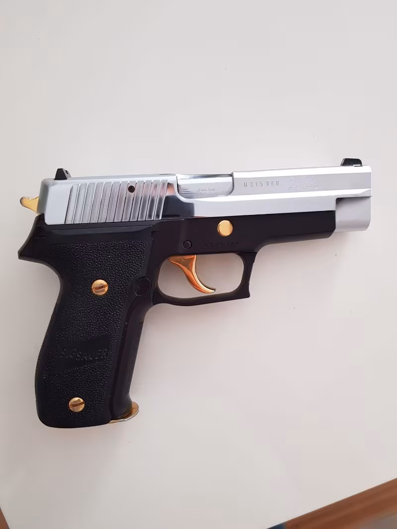 Sig Sauer P226 15+1