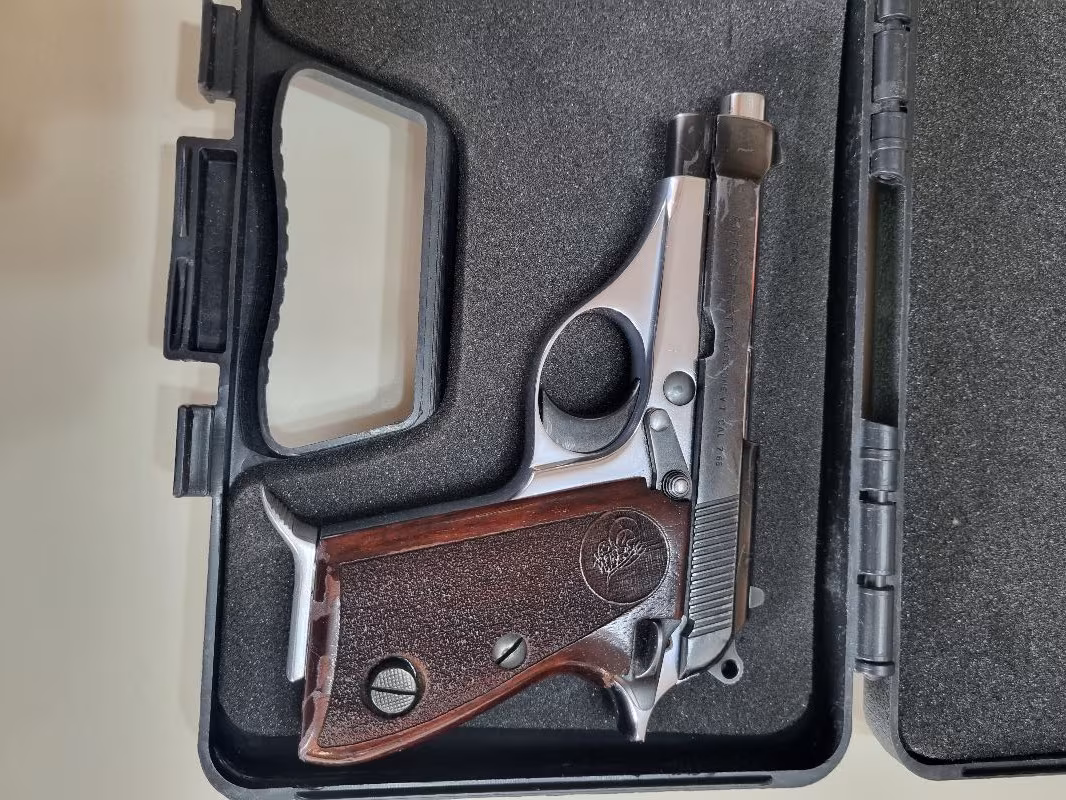 DÜĞMELİ BERETTA