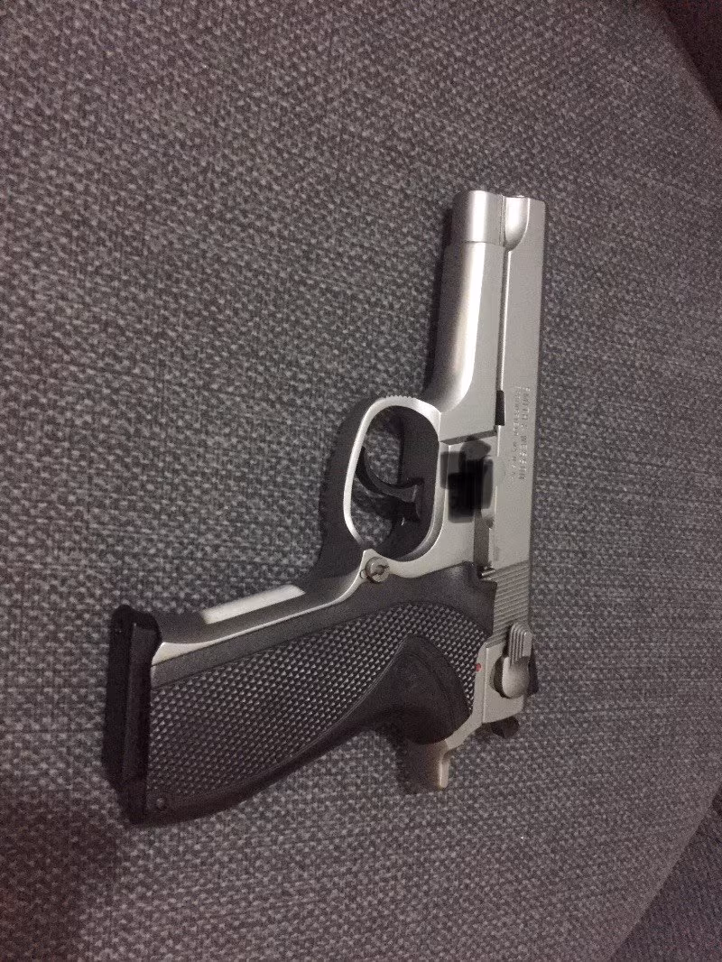 Acil satılık sıfır ayarında sw 5906 şarjörlü smith