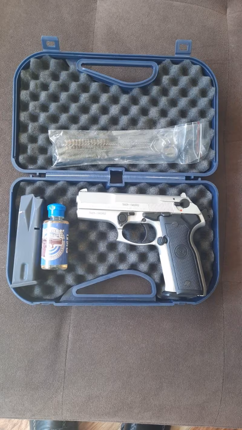 e. astsubaydan taşıma ruhsatlı temiz 9mm stoeger