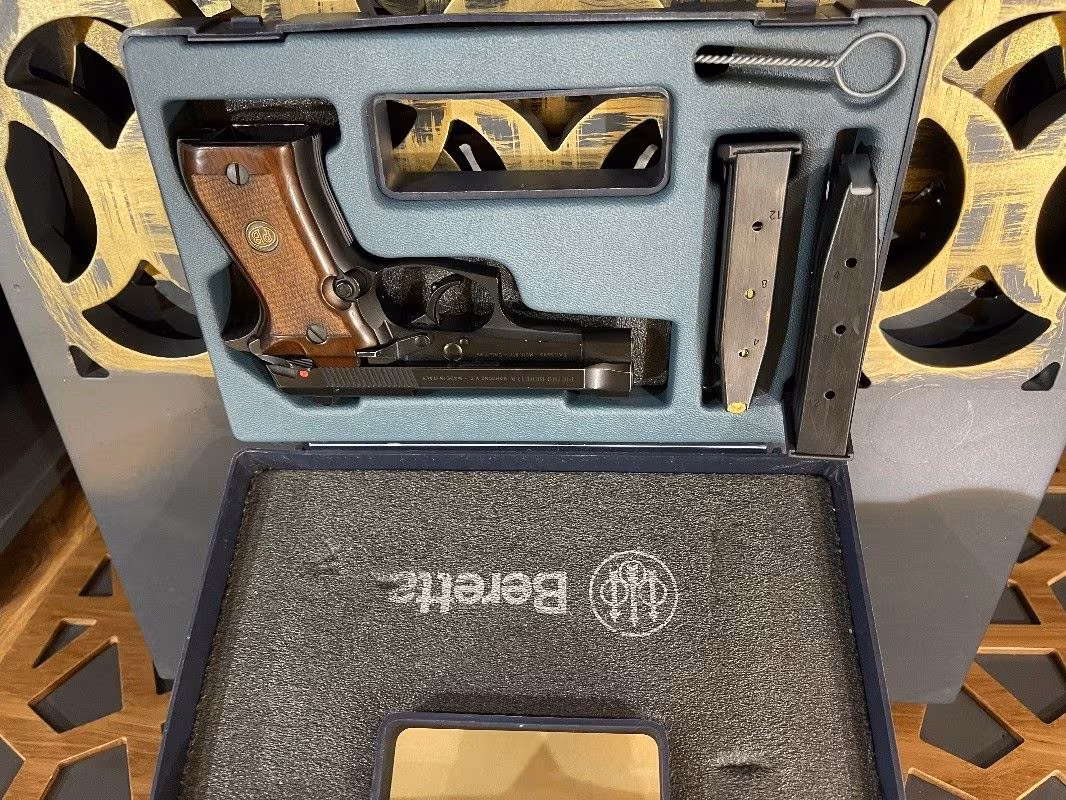 Baretta f 81