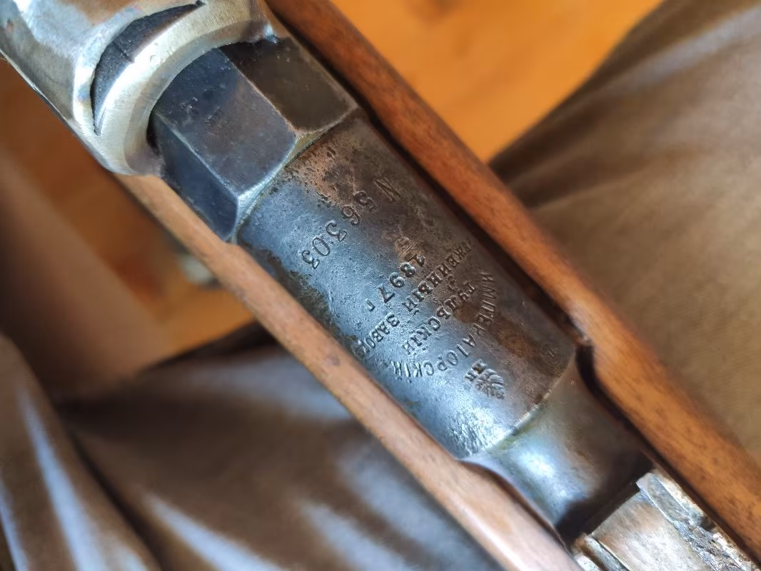 1897 mauser aktif kullanıma hazır dürbün üstünde